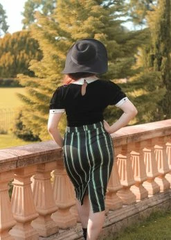 Collectif Polly Witch Stripes 50's Pencil Skirt Black -KILLSTAR Sales Store collectif AW210303A polly witch pencil skirt blk 1 41aeec7a aaf4 448d 94cc dc1bdf22f4a7 1024x1024