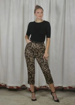 Collectif Betty Leopard 50's Capri Trousers Multi -KILLSTAR Sales Store collectif SS210209A betty leopard capri mul 0 f9c9f5b7 544d 4edf 9775 bd90311d4e7f 1024x1024